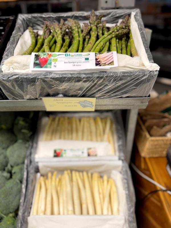 Spargel im Hofladen