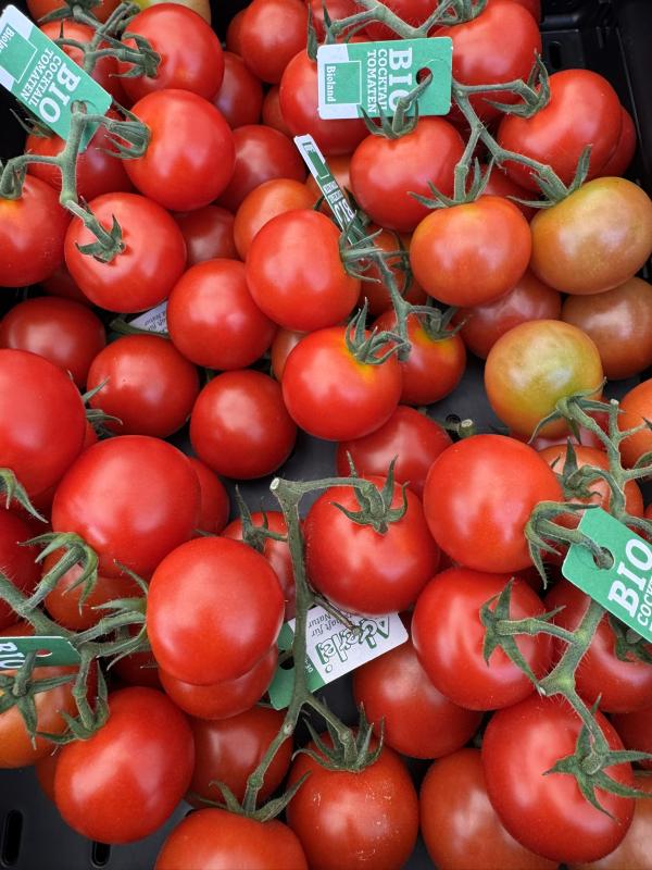 Cocktailtomaten in der Kiste